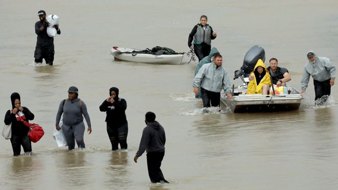 Только в одном Хьюстоне было спасено более 3000 человек