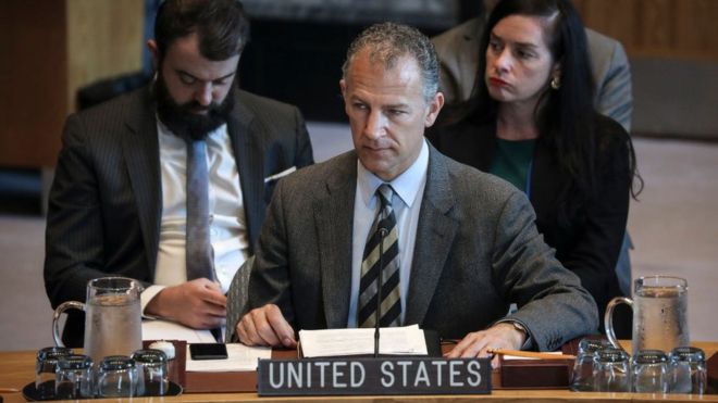 Джонатан Коэн, исполняющий обязанности посла США в ООН, присутствует на заседании Совета Безопасности ООН в штаб-квартире США 23 апреля 2019 года в Нью-Йорке