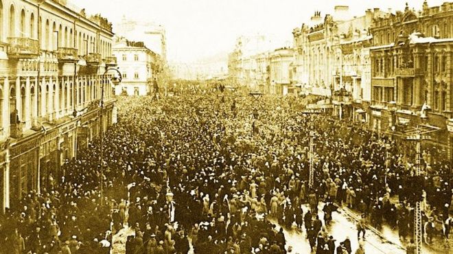 Хрещатик, одна з перших маніфестацій киян під час Лютневої революції