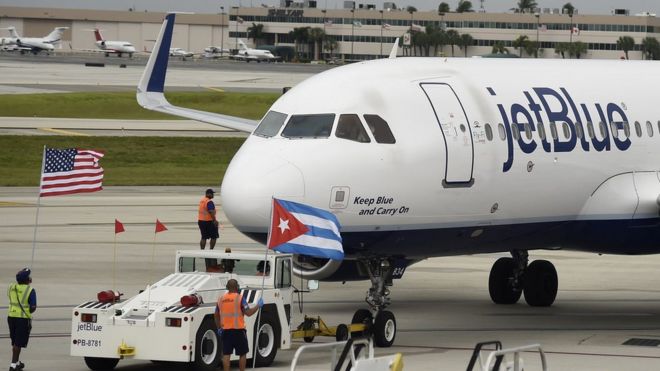 Avión de Jet Blue en La Habana