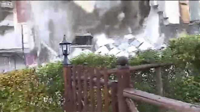 Casa se desploma en Italia, tras terremoto