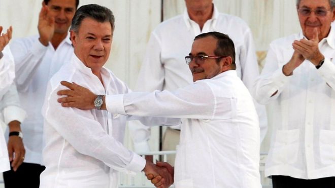 Santos y las FARC firmaron la paz en Cartagena antes del plebiscito.