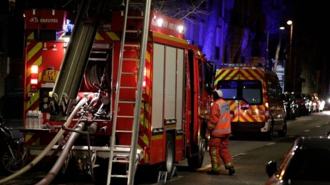 Пожарная машина на месте пожара в Париже, Франция. Фото: 5 февраля 2019 г.