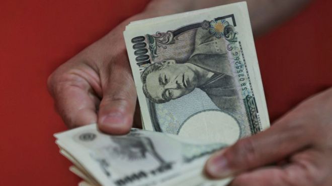 Japanese Yen Touches 32 Year Low Against Us Dollar c News