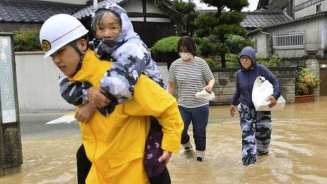 Эвакуация жертв наводнения