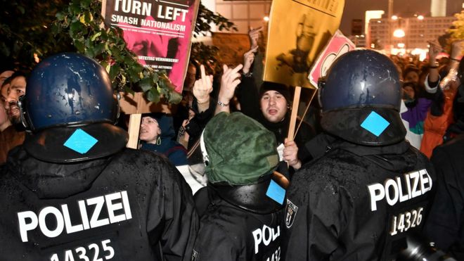 Police block protesters against the right-wing nationalist AfD in Berlin