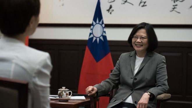 台灣總統蔡英文就職一週年前夕於周四(4月27日)接受路透社獨家專訪
