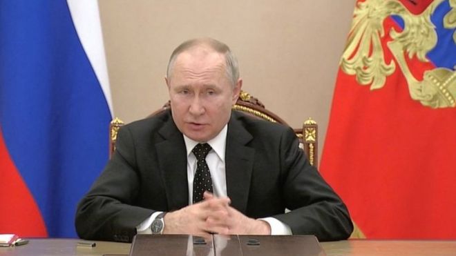 戦略核部隊に「特別警戒」を命令するロシアのプーチン大統領（27日）