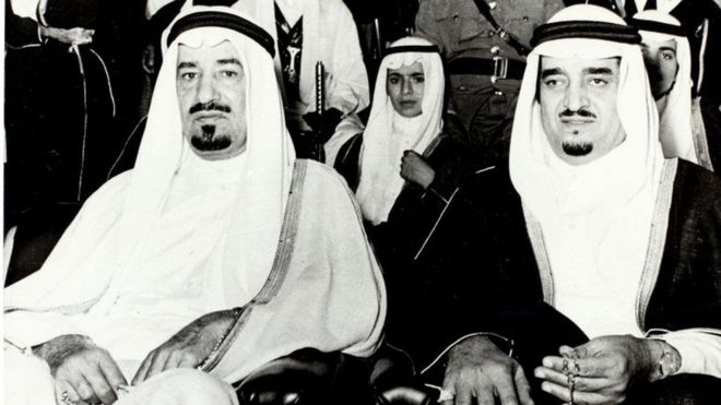 الأمير فهد ( على اليمين) والملك خالد
