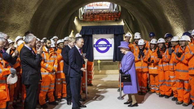 Королева, открывающая Crossrail, переименована в Elizabeth Line после монарха