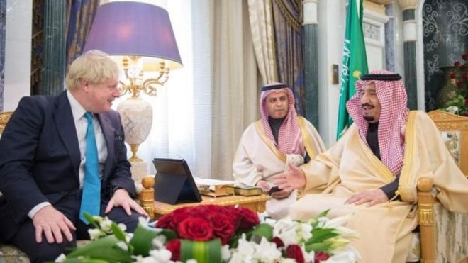 الغارديان: الولايات المتحدة تكثف جهودها لإنهاء الأزمة في الخليج