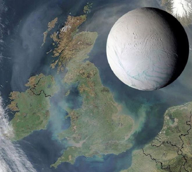 Изображение Энцелада рядом со спутниковой картой Великобритании. Луна простирается от вершины Шотландии до Йорка