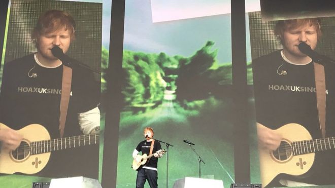Эд Ширан на сцене на самом большом выходном в Суонси