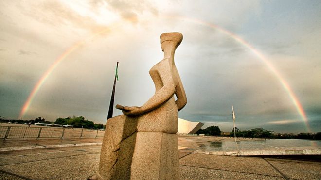 Estátua representa a Justiça em frente ao Supremo Tribunal Federal (STF), em Brasília