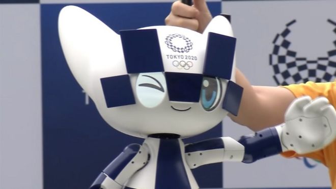 Робот-талисман летних Олимпийских игр 2020.