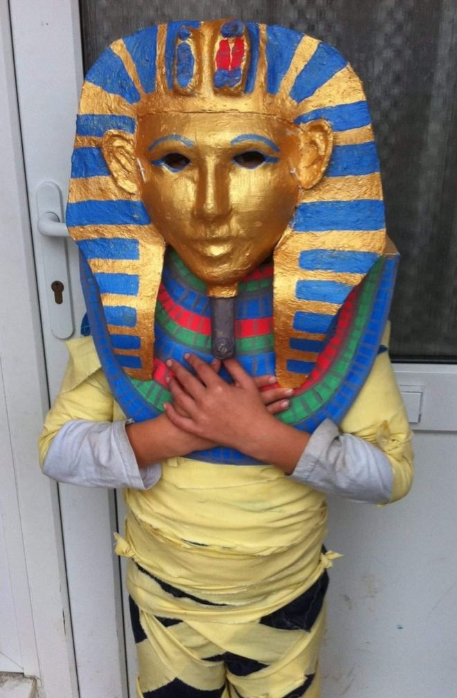 Ребенок в костюме мумии