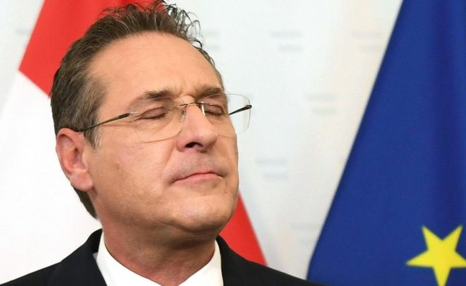 Лидер австрийской Партии свободы Хайнц-Кристиан Штраше подал в отставку с поста вице-канцлера Австрии