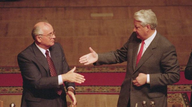 Mikhail Gorbachev và Boris Yeltsin