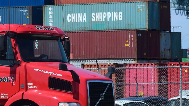 美國加州一處碼頭上的中國商品
