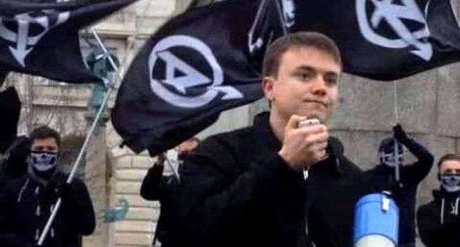 Jack Renshaw en un mitin de Acción Nacional