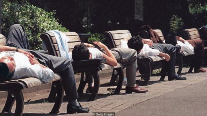 Ở Nhật Bản nhiều người chết do làm việc quá sức.