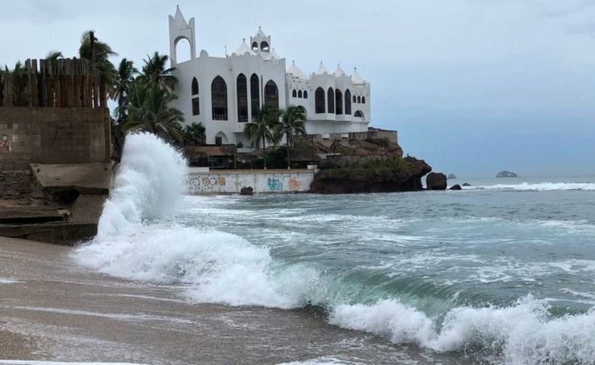 Imagen de la costa de Mazatlan, en el estado mexicano de Sinaloa, antes de la llegada del huracÃ¡n Willa.