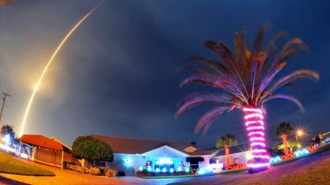 Ракета SpaceX Falcon 9 взлетает над пляжем Какао (21 декабря 2015 г.)