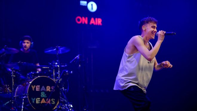 Годы и годы Лет играют в Radio 1's Big Weekend в Норвиче