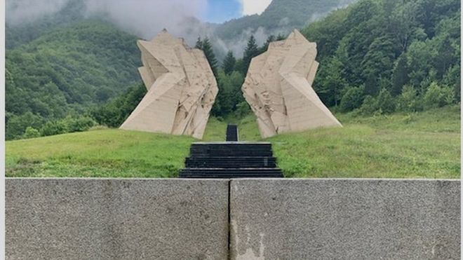 Spomenik Bitka na Sutjesci na Tjentištu