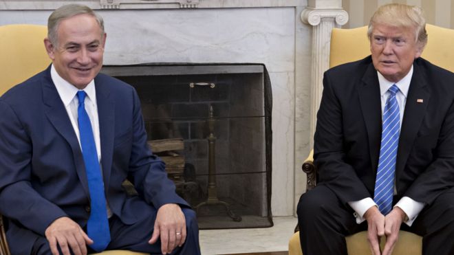 US President Donald Trump (R) and Israel Prime Minister Benjamin Netanyahu (L) at the White House