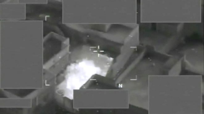 Видеозапись воздушного удара ВВС США по артиллерийской позиции ИБ в Мосуле