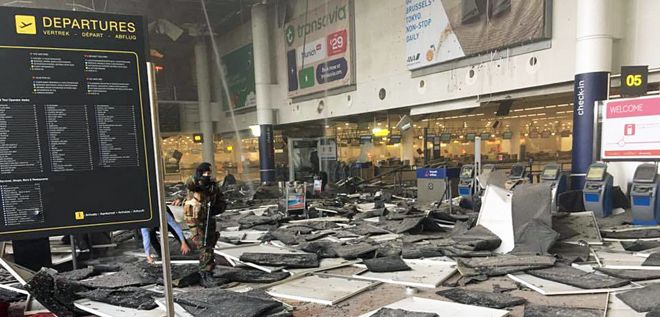 Последствия взрыва бомбы в аэропорту Брюсселя, захваченного Джефом Верселе - 22 марта 2016 г.