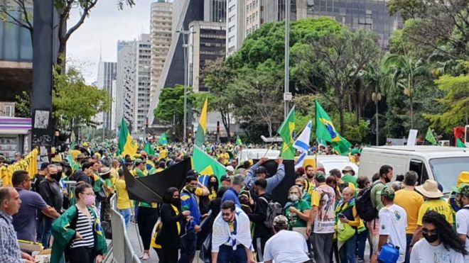 Manifestantes se reúnem na região da avenida Paulista em ato pró-Bolsonaro