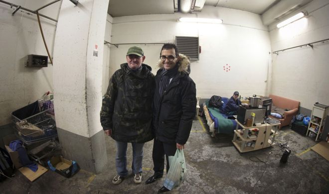 Араш Дерамбарш с бездомным поляком в Курбевуа, Париж