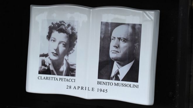 Placa conmemorativa en Mezzegra, Italia