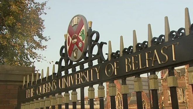 Университет королевы, Белфаст, ворота