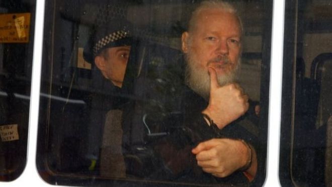 ஜூலியன் அசாஞ்சே கைது செய்யப்பட்டது ஏன்?