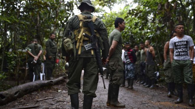 Партизаны Фарка в лагере повстанцев в Эль-Диаманте, департамент Какета, Колумбия, 25 сентября 2016 года