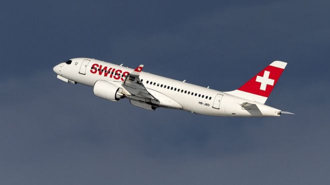 Швейцарский самолет Bombardier C-Series CS100 взлетает из аэропорта Цюриха