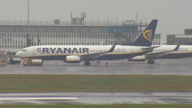 В аэропорту Прествик количество пассажиров сократилось с тех пор, как Ryanair начал работать из Глазго
