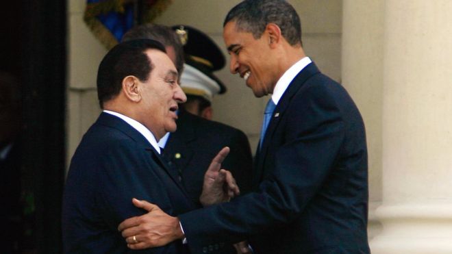 مبارك (يسار) وباراك أوباما