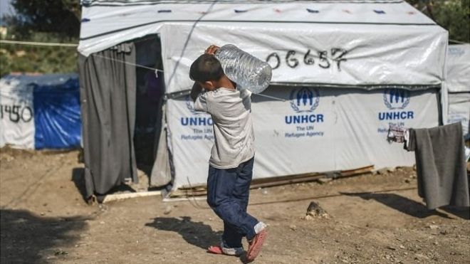 Criança no campo de refugiados de Moria, na Grécia