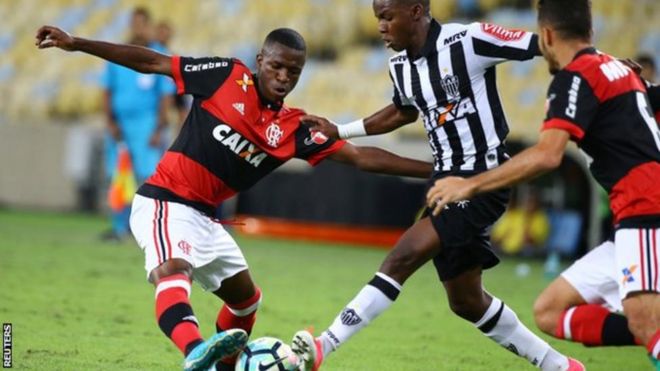 Vinicius amecheza dakika 17 za soka ya ngazi ya juu baada ya kuichezea Flamengo kwa mara ya kwanza Flamengo tarehe 13 Mei.