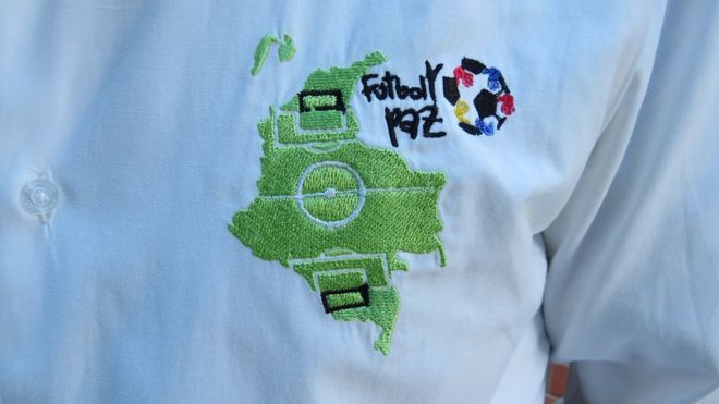 Логотип La Paz можно увидеть на футболке