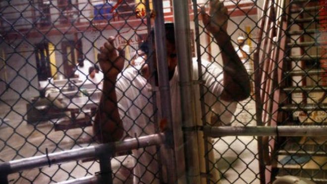 Заключенный в Гуантанамо (изображение из файла)