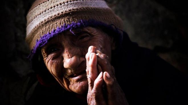 Mujer peruana de 98 años en las fiestas de Antonio de Padua, en Cajamarca.