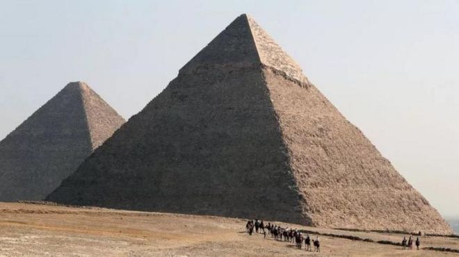 أهرامات الجيزة في مصر