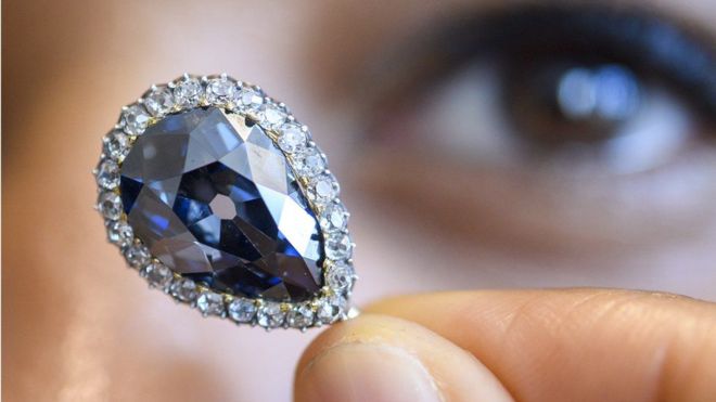 Diamante Farnese Blue