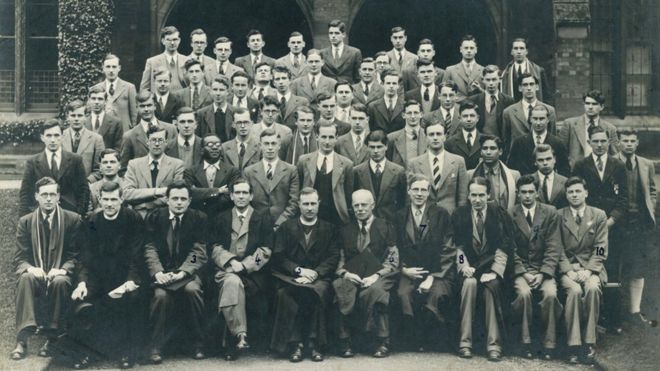 Сэр Джеймс Кэмерон в Кебл-колледже в 1940-х годах