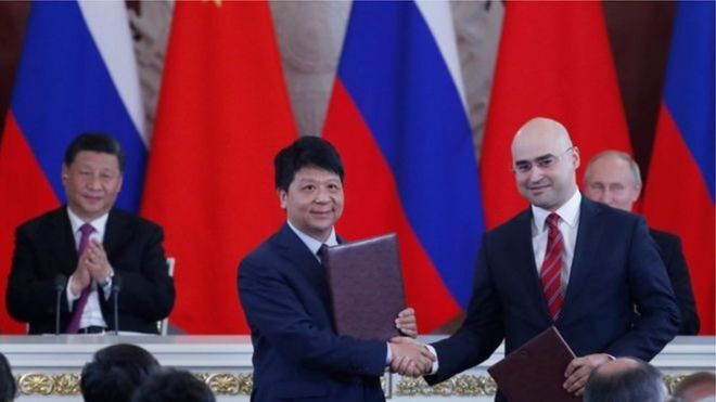 Huawei Başkan Yardımcısı Guo Ping, Rus MTS'nin Başkanı Alexei Kornya